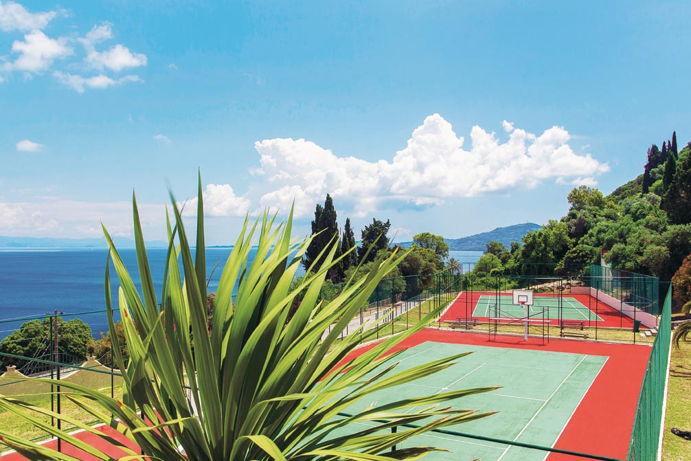 Tennisplätze im Hotel PrimaSol Ionian Sun ****